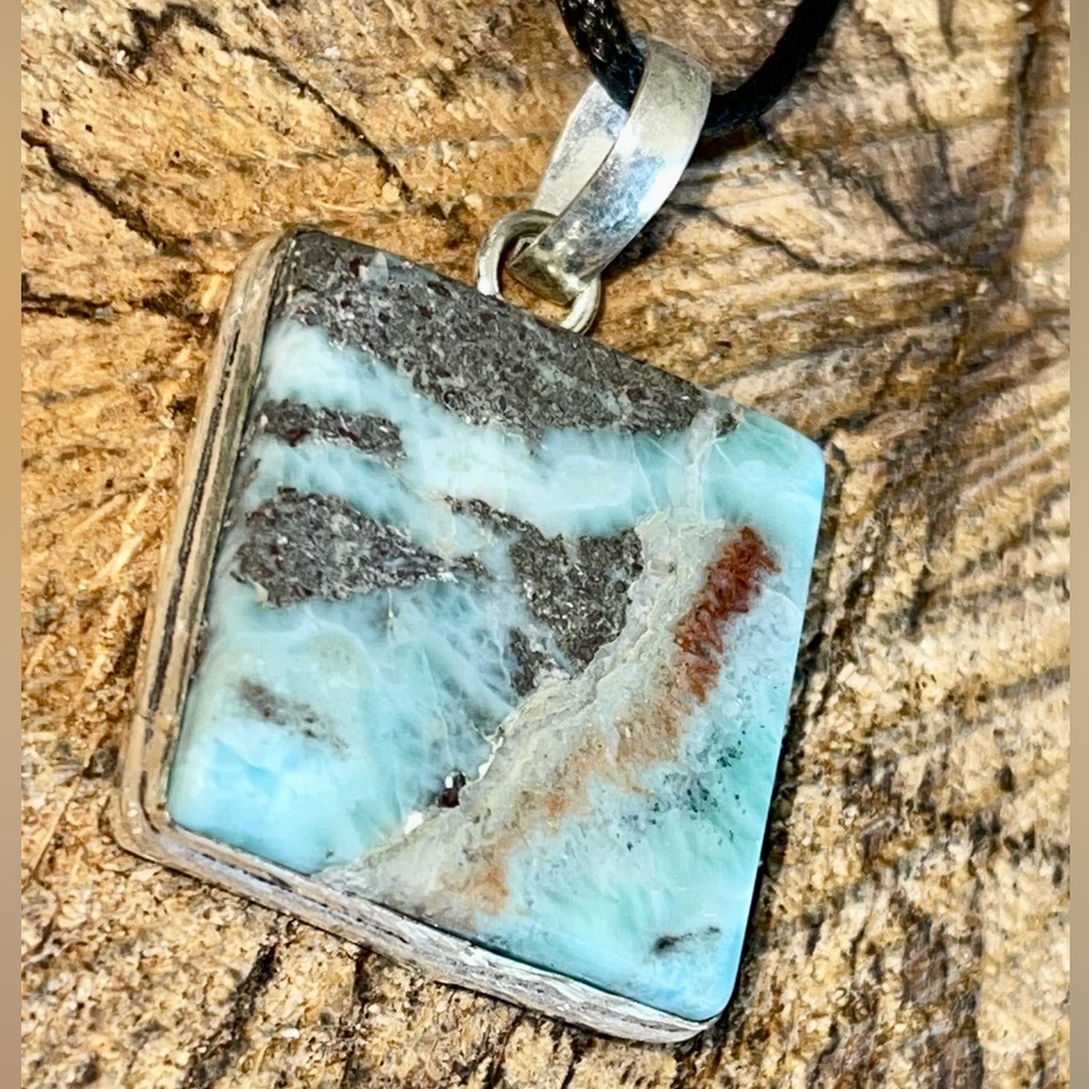Beautiful Larimar Pendant 1 7/8” - Picture 3 of 6